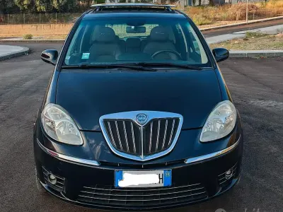 Usata Lancia Musa 90 CV (66 kW) 2010 Nero Monovolume