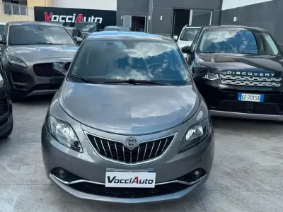 Usata Lancia Ypsilon Gold 69 CV (50 kW) 2022 Grigio Utilitaria