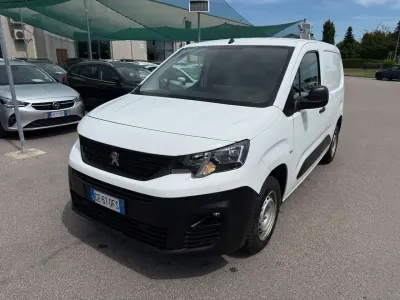 Usata Peugeot Partner 102 CV (75 kW) 2021 Bianco Monovolume