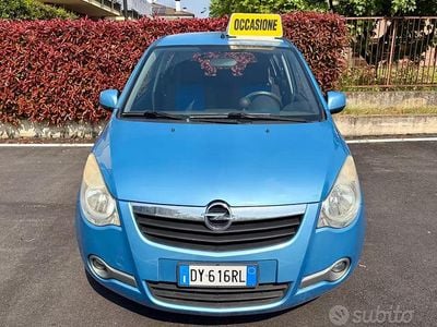 Usata Opel Agila 65 CV (47 kW) 2009 Blu Utilitaria