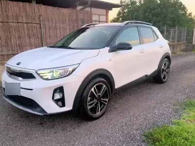 Usata Kia Stonic 120 CV (88 kW) 2018 Bianco SUV