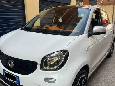 Usata Smart ForFour Passion 75 CV (55 kW) 2015 Utilitaria