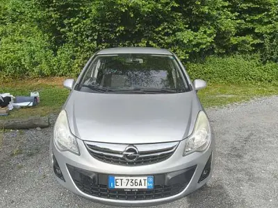 Usata Opel Corsa Edition 86 CV (63 kW) 2013 Grigio Utilitaria