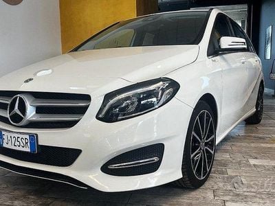 Käytetty Mercedes B180 109 HP (80 kW) 2017 Valkoinen Tila-auto
