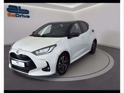 Usata Toyota Yaris Hybrid Trend 116 CV (85 kW) 2022 Bianco perla metalizzato Berlina