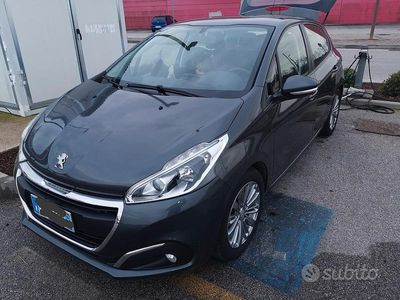Usata Peugeot 208 2015 Nero Utilitaria