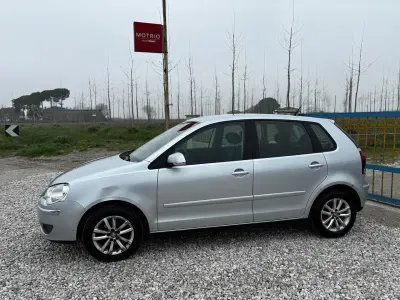 Usata VW Polo Trendline 75 CV (55 kW) 2005 Argento Berlina