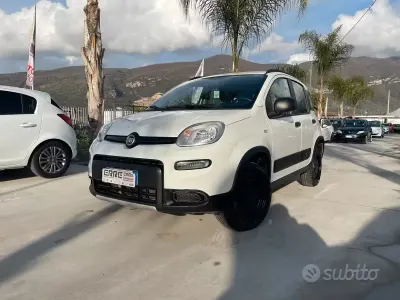Occasion Fiat Panda 4x4 84 ch (61 kW) 2019 Blanc Citadine
