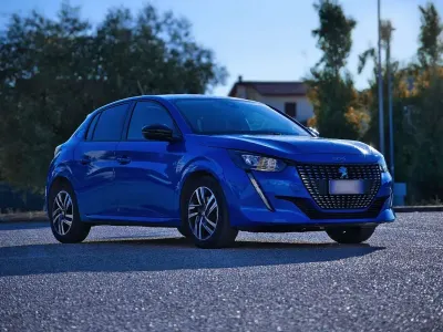 Usata Peugeot 208 Allure 101 CV (74 kW) 2023 Blu/azzurro Utilitaria