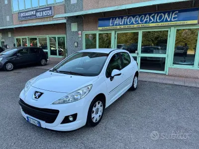 Usata Peugeot 206 60 CV (44 kW) 2010 Bianco Utilitaria