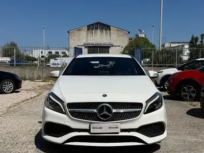 Usata Mercedes A180 Premium 109 CV (80 kW) 2017 Bianco Utilitaria