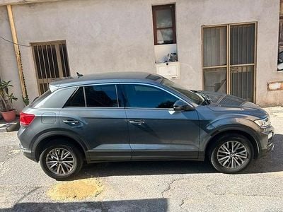 Usata VW T-Roc 150 CV (110 kW) 2018 Grigio SUV