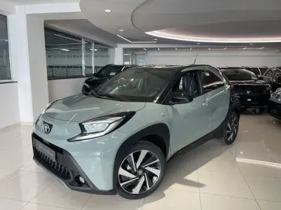 Nuova Toyota Aygo X Lounge 72 CV (52 kW) 2025 SUV