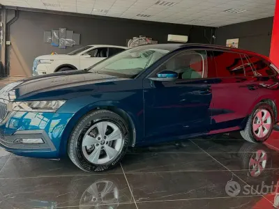Usata Skoda Octavia Executive 150 CV (110 kW) 2022 Blu Station wagon