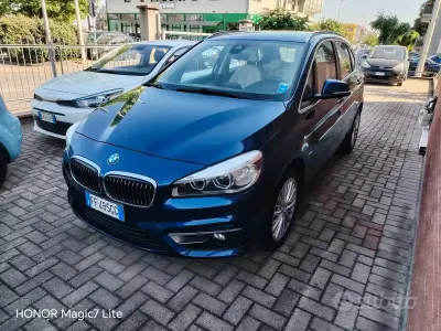 Usata BMW 218 Luxury Line 150 CV (110 kW) 2016 Blu Monovolume