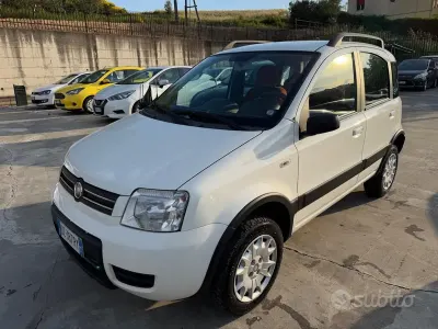 Usata Fiat Panda 4x4 Climbing 69 CV (50 kW) 2010 Bianco Utilitaria