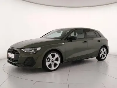 Usata Audi A3 S-Line 150 CV (110 kW) 2025 Verde district metallizzato Berlina