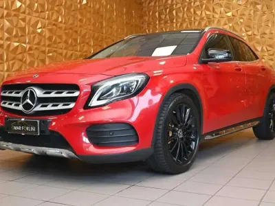 Usata Mercedes GLA200 Premium 156 CV (114 kW) 2020 Rosso rubino met/full pelle SUV