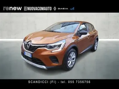 Usata Renault Captur Zen 100 CV (73 kW) 2021 Arancione SUV