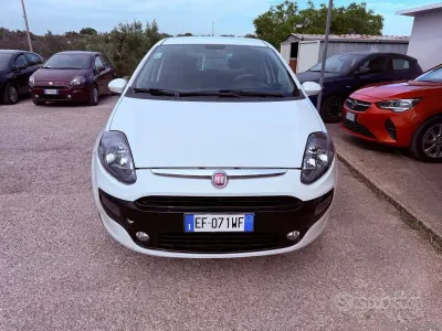 Usata Fiat Punto Evo Dynamic 77 CV (56 kW) 2011 Bianco Utilitaria