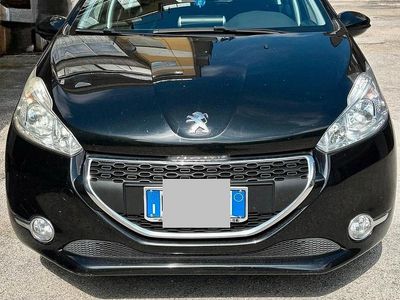 Usata Peugeot 208 68 CV (50 kW) 2013 Nero Utilitaria