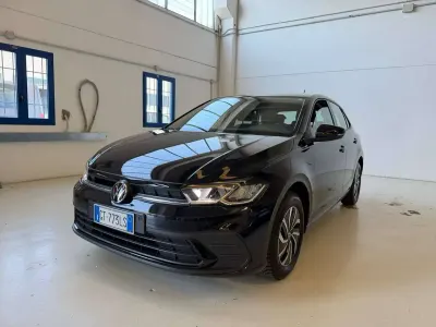 Usata VW Polo Life 80 CV (58 kW) 2024 Nero Utilitaria