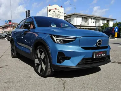 Begagnad Volvo C40 Ultimate 160 kW (218 HK) 2023 Blå SUV