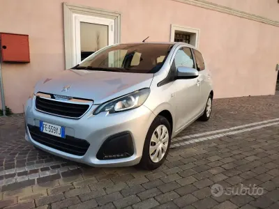 Usata Peugeot 108 69 CV (50 kW) 2016 Grigio Berlina