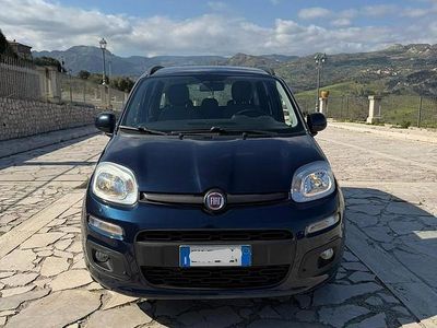 Usata Fiat Panda Lounge 75 CV (55 kW) 2014 Blu Utilitaria
