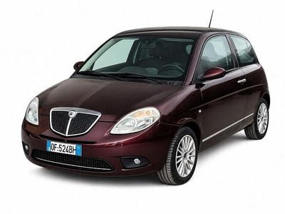 Begagnad Lancia Ypsilon 75 HK (55 kW) 2008 Lila Halvkombi