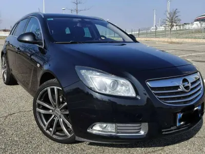 Usata Opel Insignia Cosmo 131 CV (96 kW) 2011 Nero Station wagon