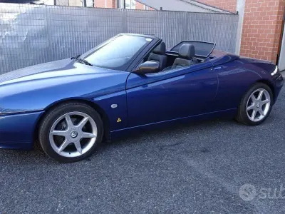 Usata Alfa Romeo Spider 192 CV (141 kW) 1996 Blu Cabrio