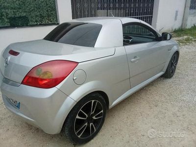 Occasion Opel Tigra 69 ch (50 kW) 2005 Gris Cabriolet