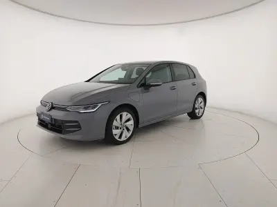 Usata VW Golf VIII Edition 204 CV (150 kW) 2025 Moonstone grey Berlina