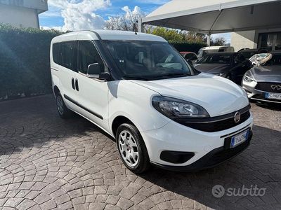 Usata Fiat Doblò Lounge 120 CV (88 kW) 2019 Bianco Monovolume