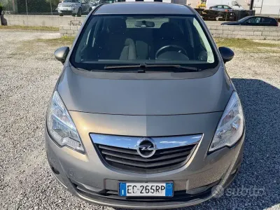 Usata Opel Meriva Cosmo 95 CV (69 kW) 2010 Beige Monovolume