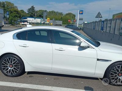 Bianco Usata 2019 Jaguar XE Berlina | 17.000 € (Buon prezzo)