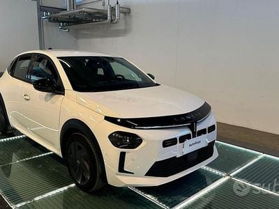 Usata Lancia Ypsilon 101 CV (74 kW) 2025 Bianco Utilitaria