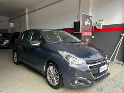 Usata Peugeot 208 Active 83 CV (61 kW) 2019 Grigio Utilitaria