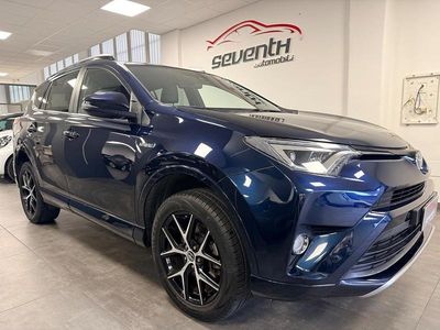 Usata Toyota RAV4 Hybrid Lounge 154 CV (113 kW) 2017 Blu SUV