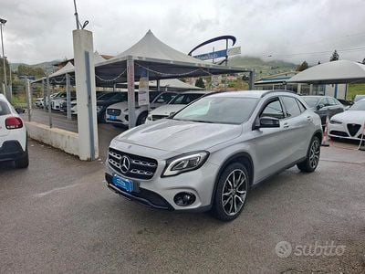 Usata Mercedes GLA200 135 CV (99 kW) 2017 Grigio SUV