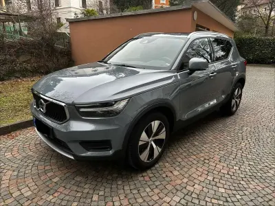 Usata Volvo XC40 Momentum 163 CV (119 kW) 2019 Grigio SUV