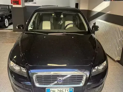 Usata Volvo C30 Momentum 136 CV (100 kW) 2007 Nero Utilitaria