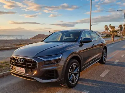 Usata Audi Q8 Sport 231 CV (169 kW) 2019 Grigio SUV