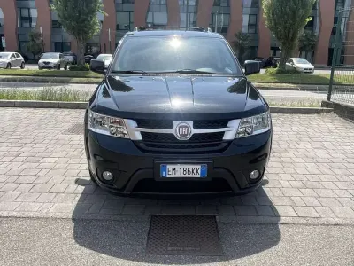 Usata Fiat Freemont Lounge 170 CV (125 kW) 2012 Nero SUV