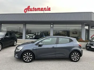 Käytetty Renault Clio V Business 90 HP (66 kW) 2022 Sininen Sedan