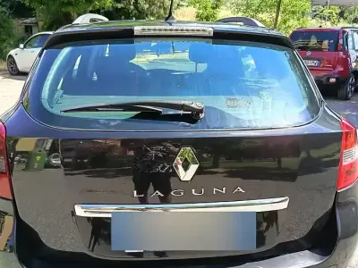 Usata Renault Laguna III 180 CV (132 kW) 2011 Nero Station wagon
