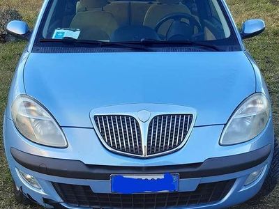 Usata Lancia Ypsilon 95 CV (69 kW) 2004 Blu/azzurro Utilitaria