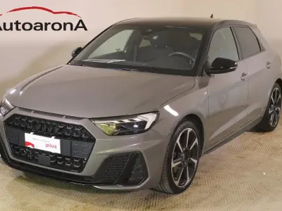 Usata Audi A1 Sportback Ambiente 110 CV (80 kW) 2023 Grigio chronos / tetto nero mythos Utilitaria