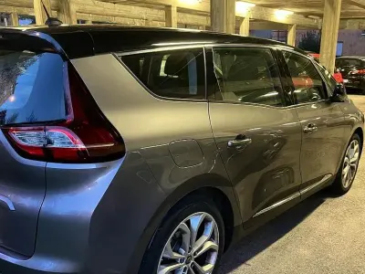Usata Renault Scénic 120 CV (88 kW) 2020 Grigio Monovolume